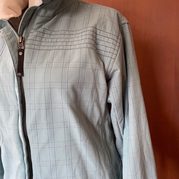 Mountain Hardware short coat - Picture 4 of 7